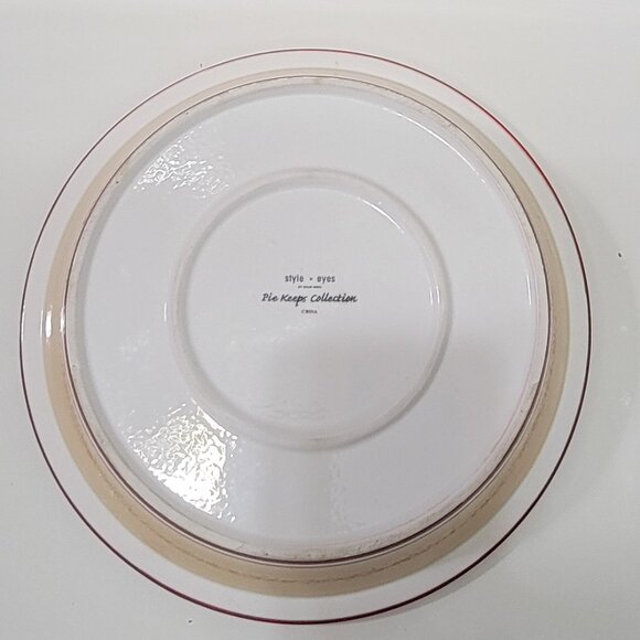 Vintage Style Eyes Covered Pie Plate - Picture 8 of 9